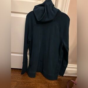 Lululemon sweatshirt